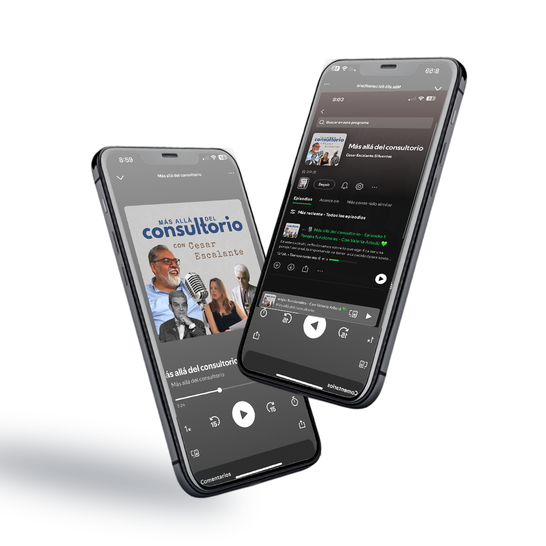 Celulares mostrando el podcast de César Escalante