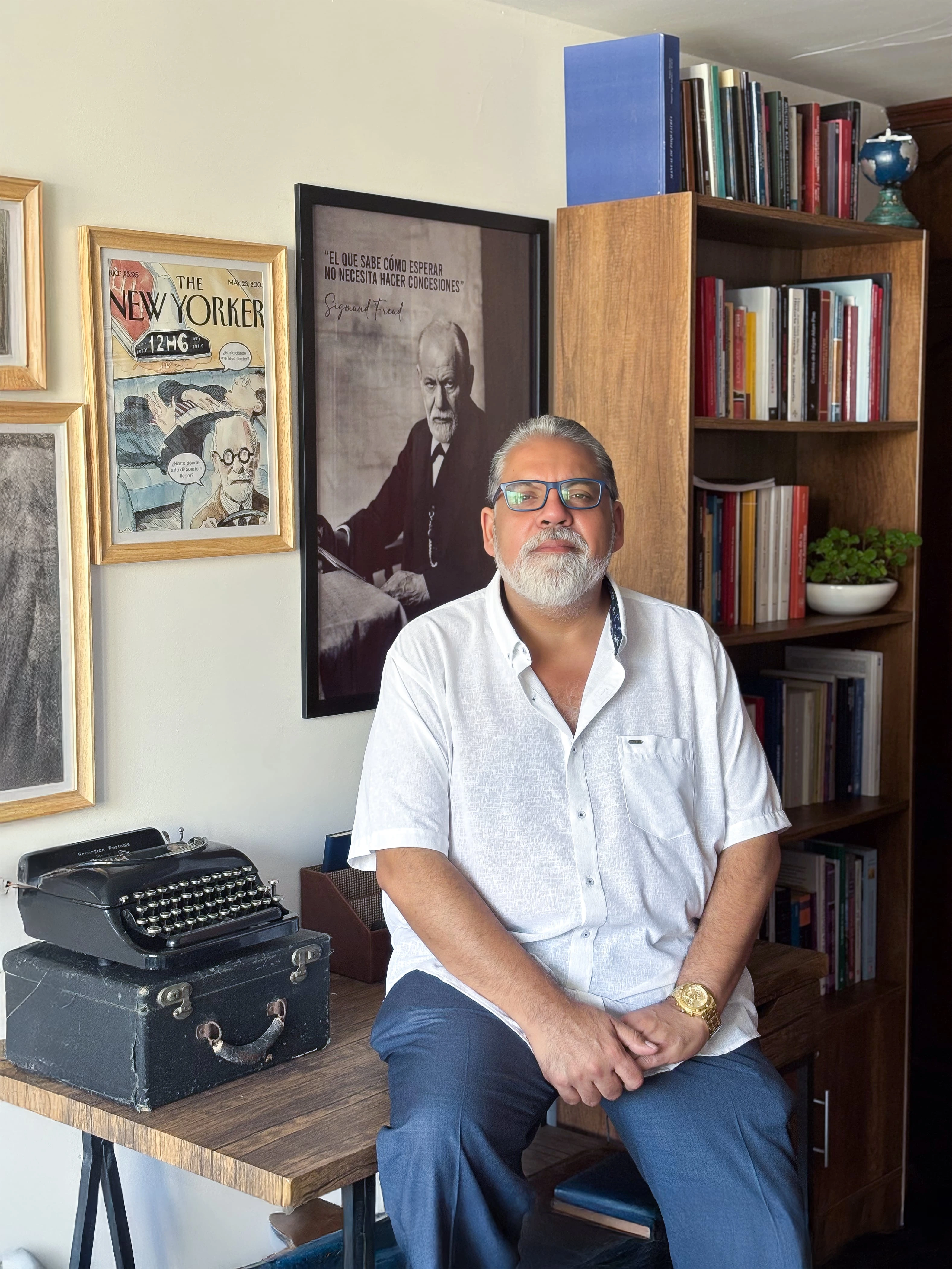 Foto de César Escalante, fundador